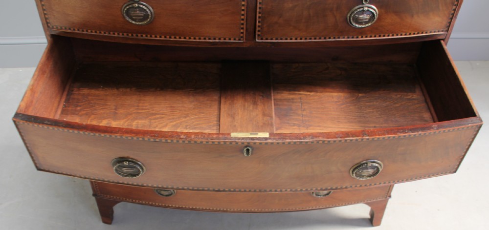 An early 19th century mahogany chest of drawers  View VI