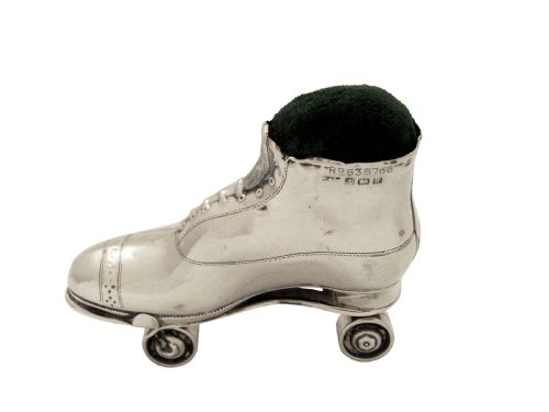 PAIR OF ANTIQUE EDWARDIAN STERLING SILVER ROLLER SKATE PIN CUSHIONS 1910 - ADDITIONAL PHOTO 7