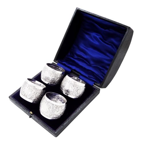 Set of 4 Antique Victorian Sterling Silver Napkin Rings in Case 1898
