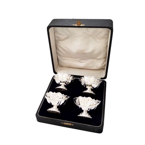 Set of 4 Antique Sterling Silver Baskets in Presentation Case 1920