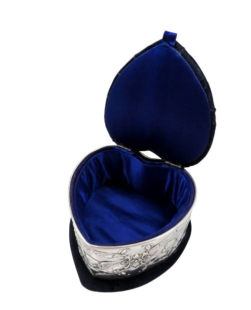fig 1. Antique Victorian Sterling Silver Heart 'Angels' Trinket Box 1897