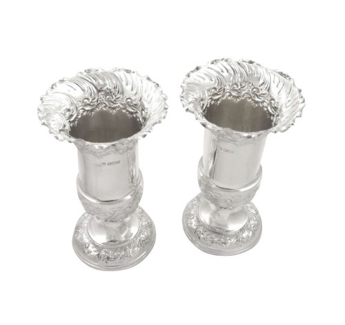 PAIR OF ANTIQUE VICTORIAN STERLING SILVER 7 12 VASES 1897 - ADDITIONAL PHOTO 5