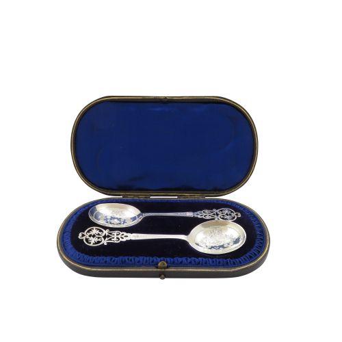 Pair of Antique Edwardian Sterling Silver Jam / Preserve Spoons in Case 1900/04