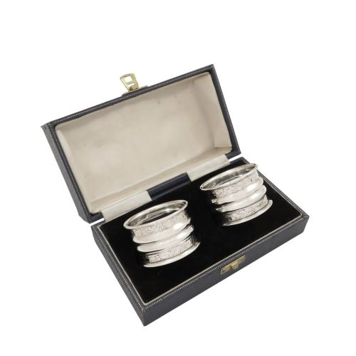 PAIR OF ANTIQUE EDWARDIAN STERLING SILVER NAPKIN RINGS IN CASE 1909