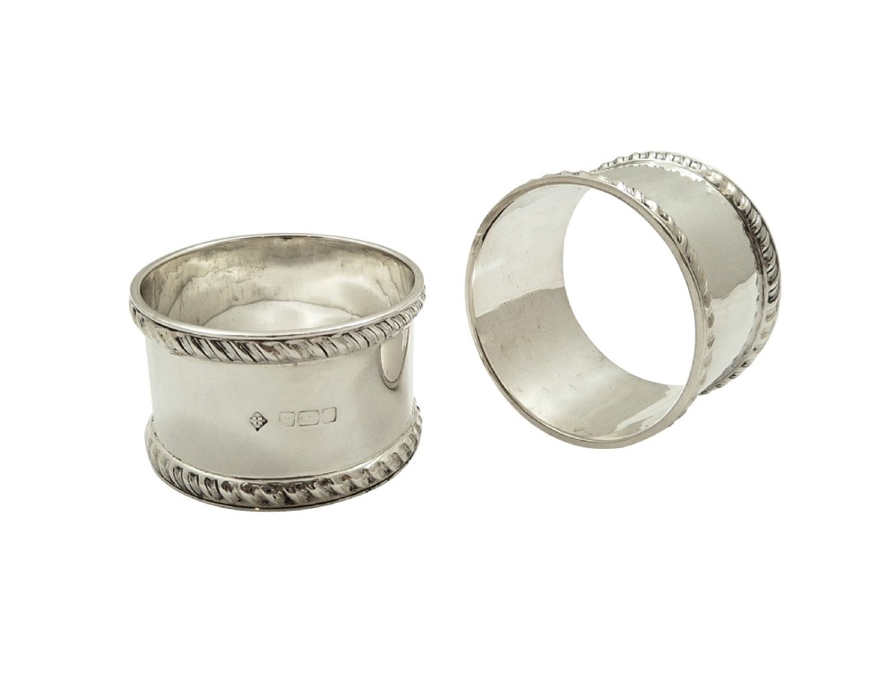 Pair of Antique Edwardian Sterling Silver Napkin Rings in Case 1909 View VII