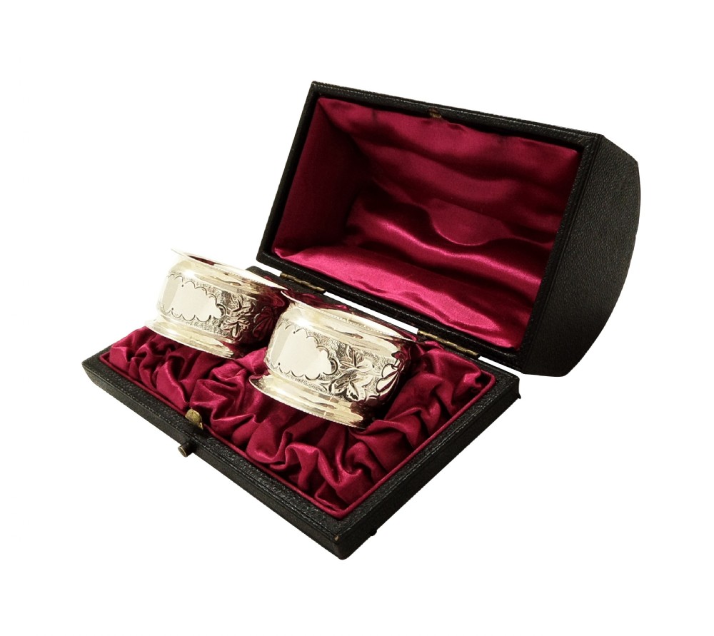 Pair of Antique Victorian Sterling Silver Napkin Rings in Case 1898 View VIII
