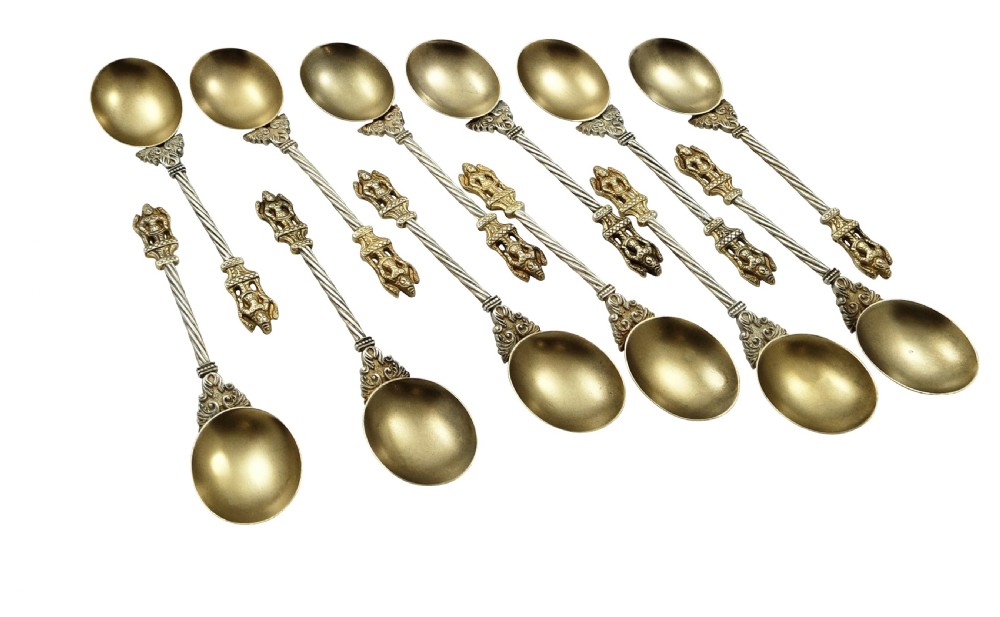 Set of 12 Antique Victorian Frosted Silver Gilt Teaspoons 1888 View II