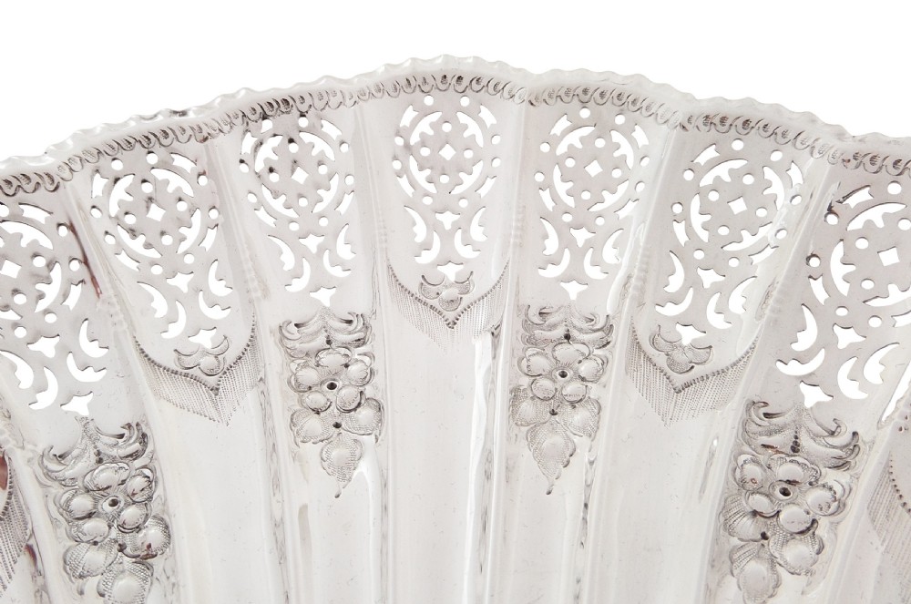 Antique Edwardian Sterling Silver Shell Dish 1905 View III
