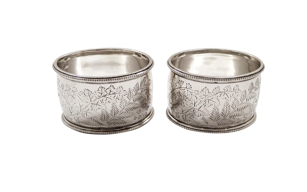 Pair of Antique Victorian Sterling Silver Napkin Rings in Case 1882 / 1883 View VIII