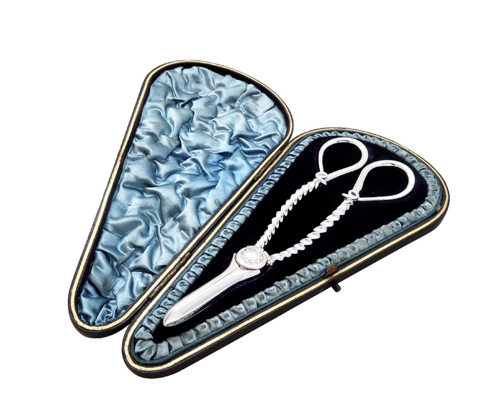 Pair of Antique Victorian Sterling Silver Grape Scissors / Shears in Case 1888 View IX