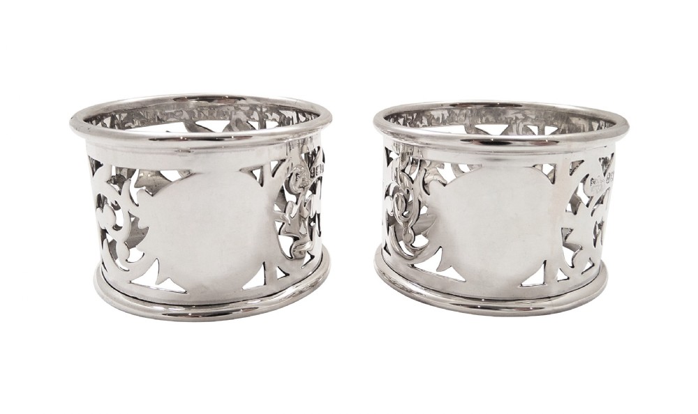 Pair of Antique Edwardian Sterling Silver Napkin Rings in Case 1904 View IV