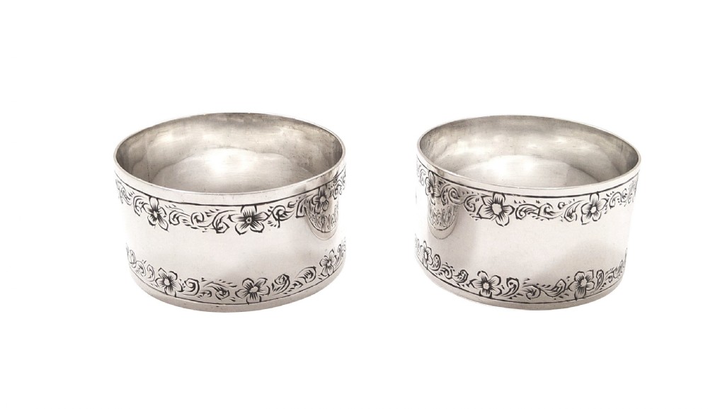 Pair of Antique Victorian Sterling Silver Napkin Rings in Case 1900 View II