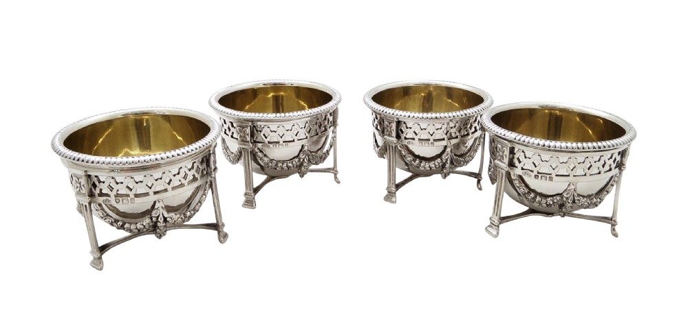 Set of 4 Antique Sterling Silver Salts 1911 View IX