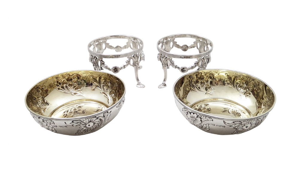 Pair of Antique Edwardian Sterling Silver Bowls / Dishes on Stands 1901 View II