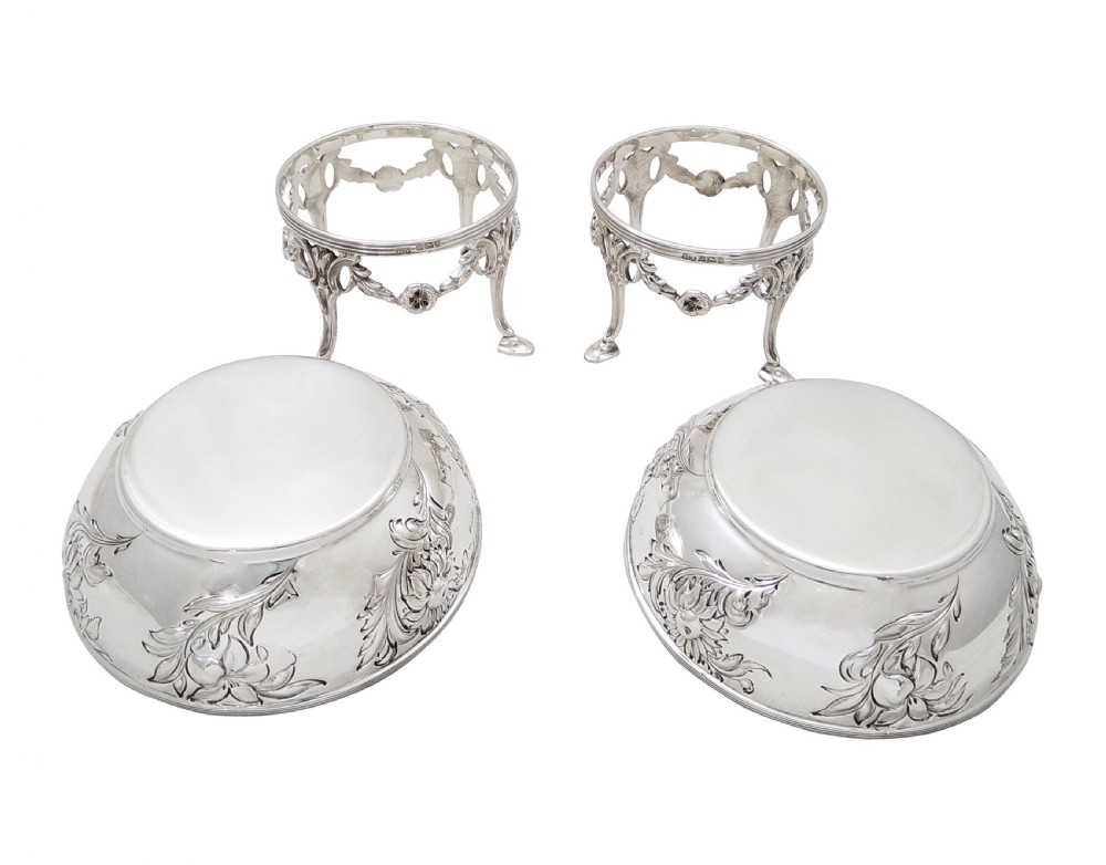 Pair of Antique Edwardian Sterling Silver Bowls / Dishes on Stands 1901 View VI