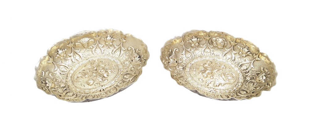 Pair of Antique Victorian Sterling Silver Gilt Dishes / Bowls 1894 View VIII