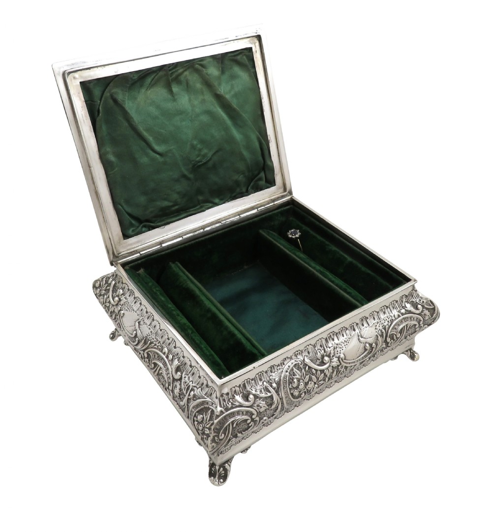 Large Antique Edwardian Sterling Silver Jewellery / Trinket Box 1901 View VI