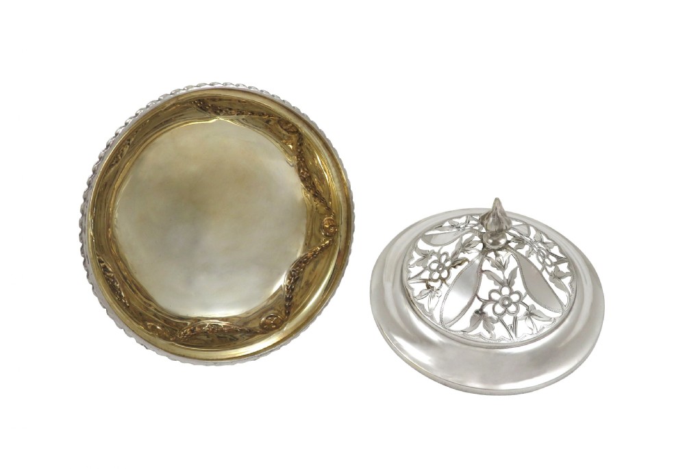 Antique Edwardian Sterling Silver Pierced Lid Pot /Box 1909 View III