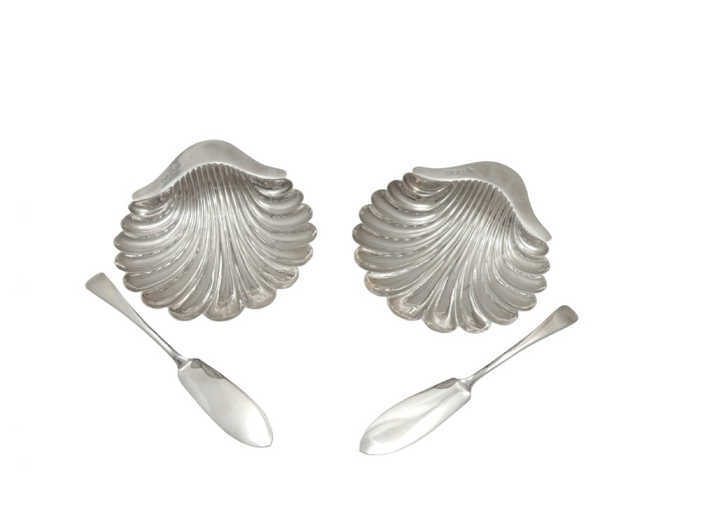 Pair of Antique Edwardian Sterling Silver Shell Dishes with Knives 1905 View II