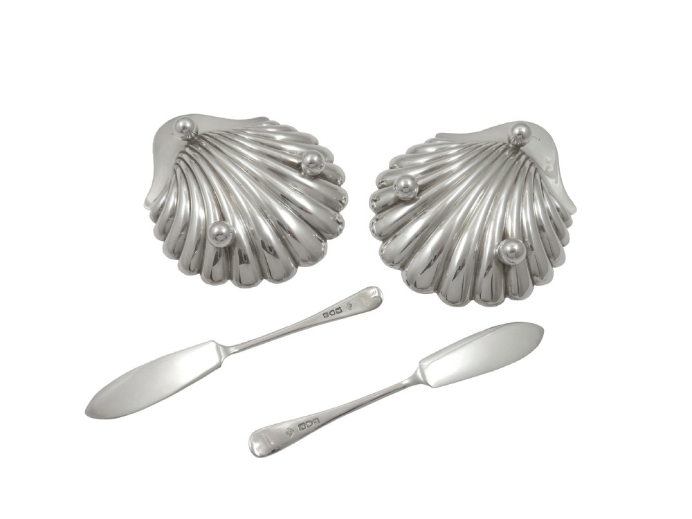 Pair of Antique Edwardian Sterling Silver Shell Dishes with Knives 1905 View VII