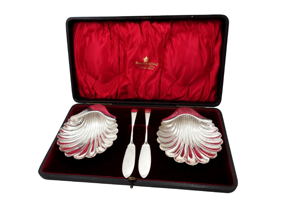 Pair of Antique Edwardian Sterling Silver Shell Dishes with Knives 1905 View IX