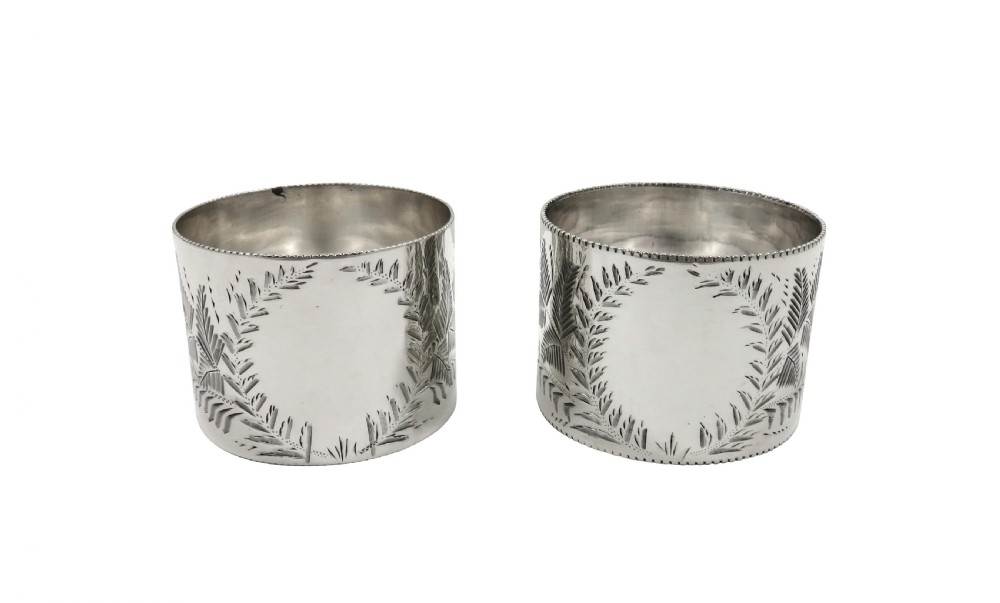 Antique Edwardian Sterling Silver Napkin Rings in Case 1902 / 1905 View II