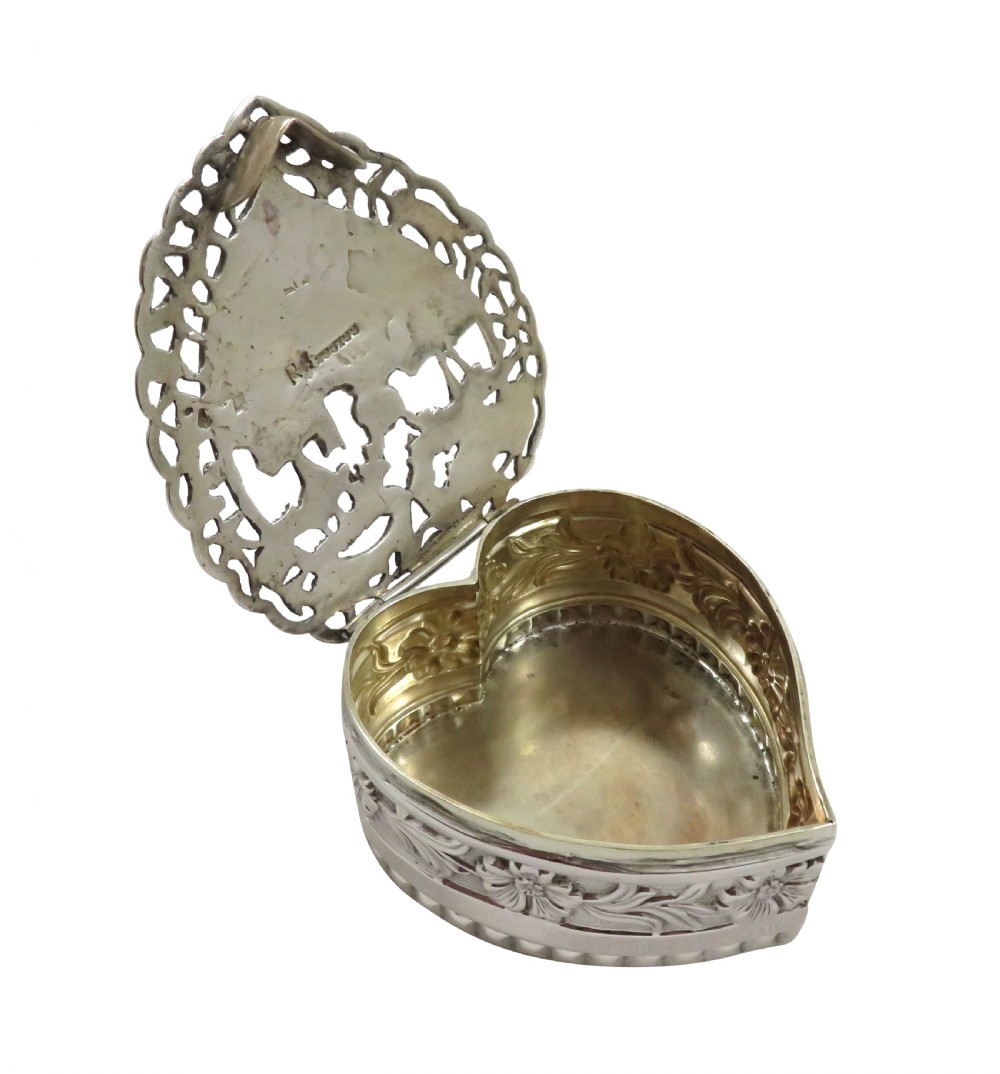 Antique Victorian Sterling Silver Heart Trinket Box 1899 View III