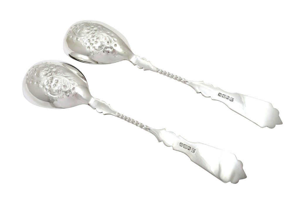 Pair of Antique Victorian Sterling Silver Berry Spoons in Case 1899 View VII