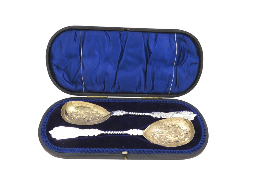 Pair of Antique Victorian Sterling Silver Berry Spoons in Case 1899 View X