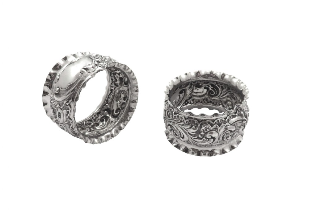 Pair of Antique Edwardian Sterling Silver Napkin Rings in Case 1901 View IV