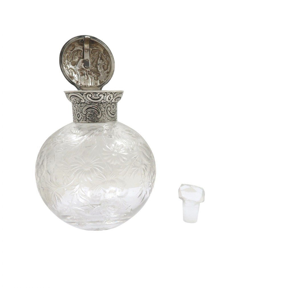 Antique Victorian Sterling Silver & Glass Scent/Perfume Bottle 1890 View III