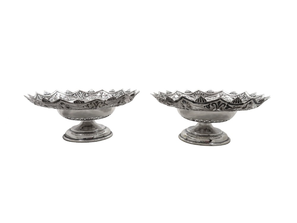 Pair of Antique Victorian Sterling Silver Dishes in Presentation Case 1897 View VIII