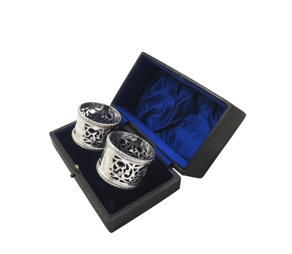 Pair of Antique Edwardian Sterling Silver Napkin Rings in Case 1902 View IV