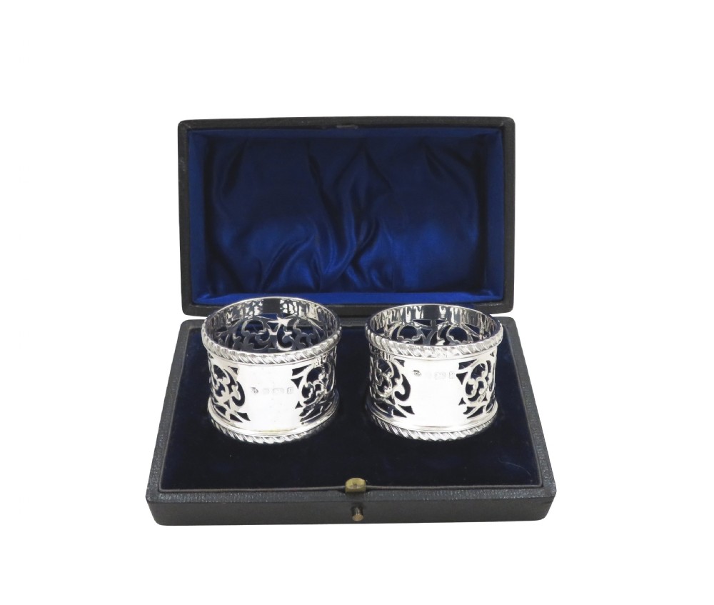Pair of Antique Edwardian Sterling Silver Napkin Rings in Case 1902 View IX