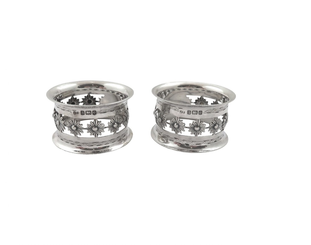 Pair of Antique Edwardian Sterling Silver Napkin Rings in Case 1904 View IV