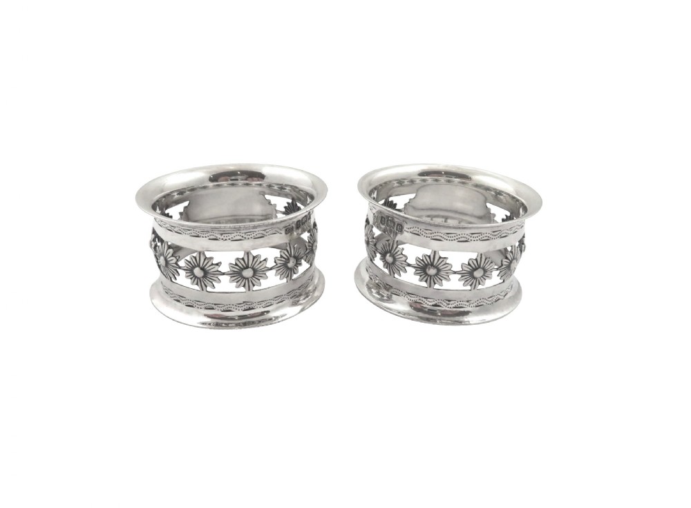 Pair of Antique Edwardian Sterling Silver Napkin Rings in Case 1904 View VI