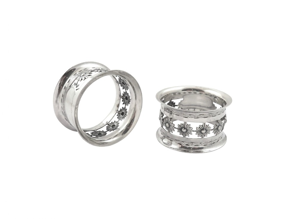 Pair of Antique Edwardian Sterling Silver Napkin Rings in Case 1904 View VIII