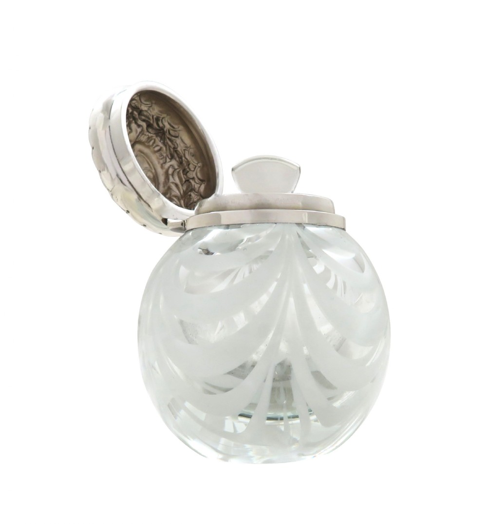 Antique Victorian Sterling Silver & Glass Scent / Perfume Bottle 1899 View III