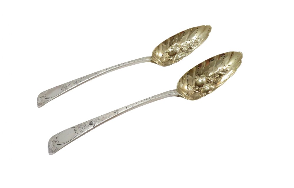 Pair of Antique Georgian Sterling Silver Berry Spoons in Case 1811 View IV