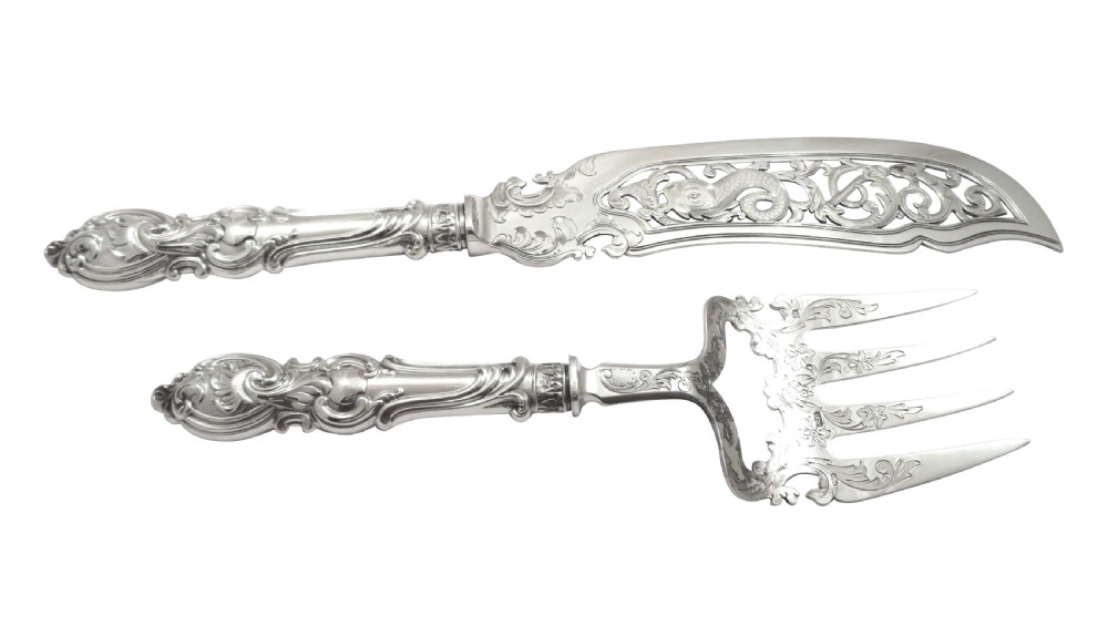 Antique Victorian Sterling Silver Fish Servers in Case 1847 View III