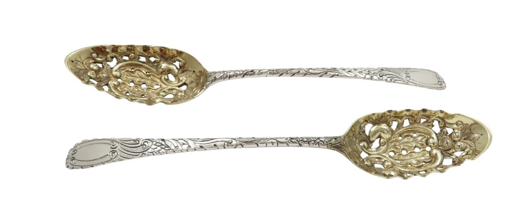 Pair of Antique Georgian Sterling Silver Pierced Berry Spoons in Case 1790/91 View II