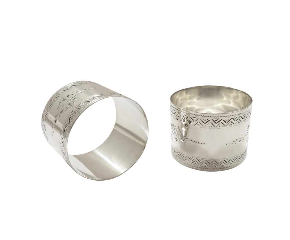 Pair of Antique Victorian Sterling Silver Napkin Rings in Case 1890 View IV