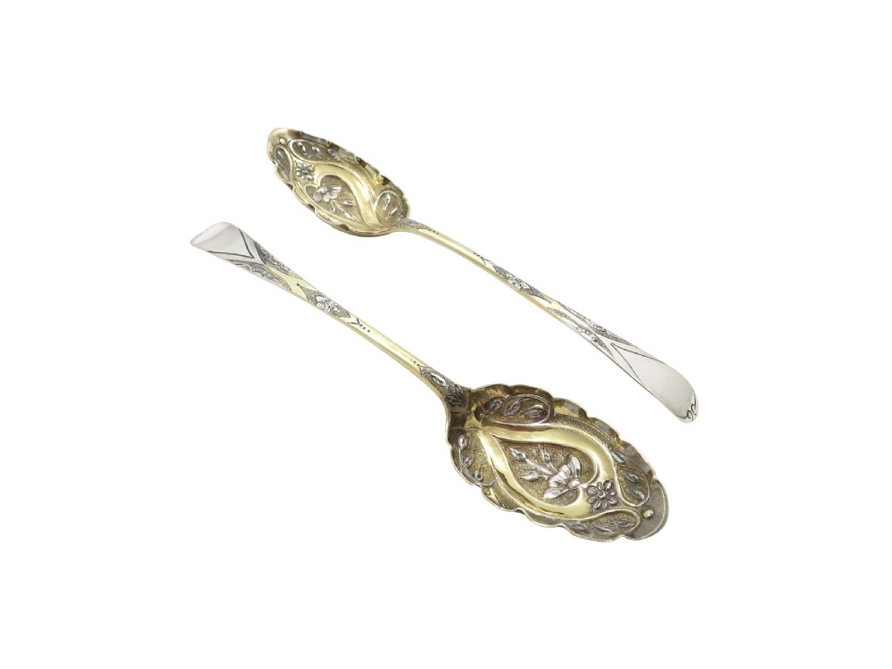 Pair of Antique Georgian Sterling Silver Berry Spoons in Case 1790/98 View II