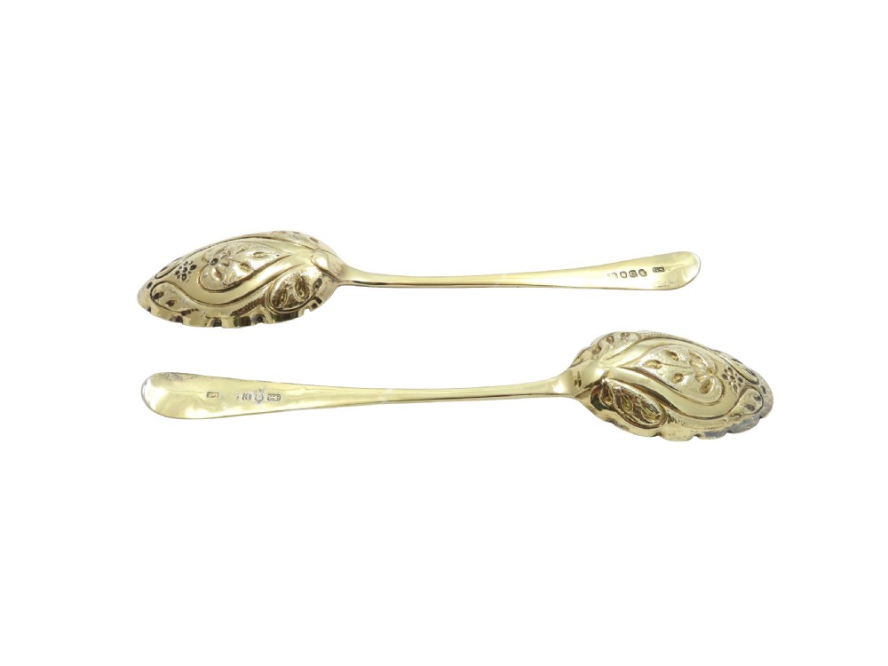 Pair of Antique Georgian Sterling Silver Berry Spoons in Case 1790/98 View VIII