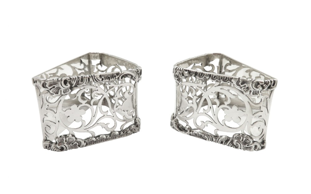 Pair of Antique George V Sterling Silver 'Triangle' Napkin Rings in Case 1912 View IV