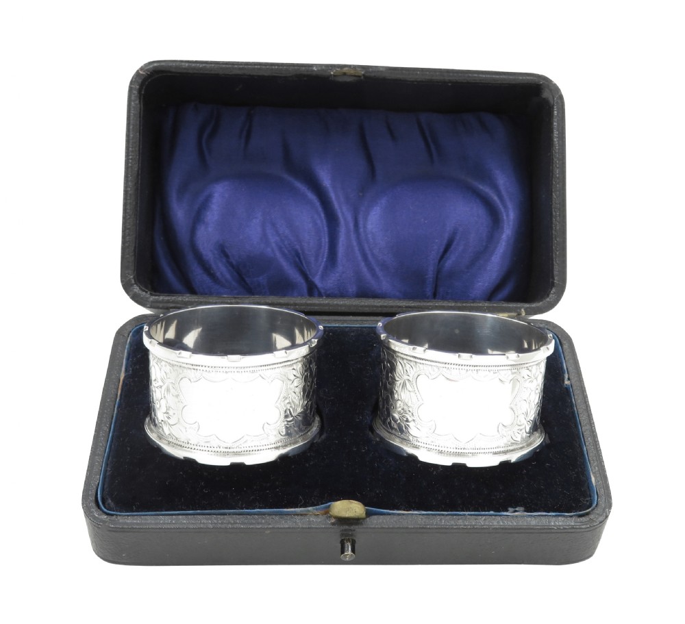 Pair of Antique Edwardian Sterling Silver Napkin Rings in Case 1907 View IV