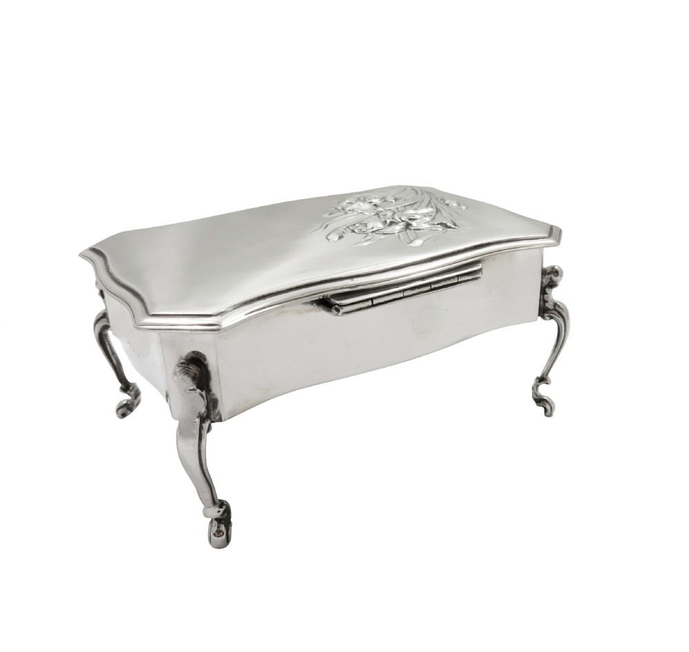Antique Edwardian Sterling Silver Trinket Box on Legs 1904 View VIII