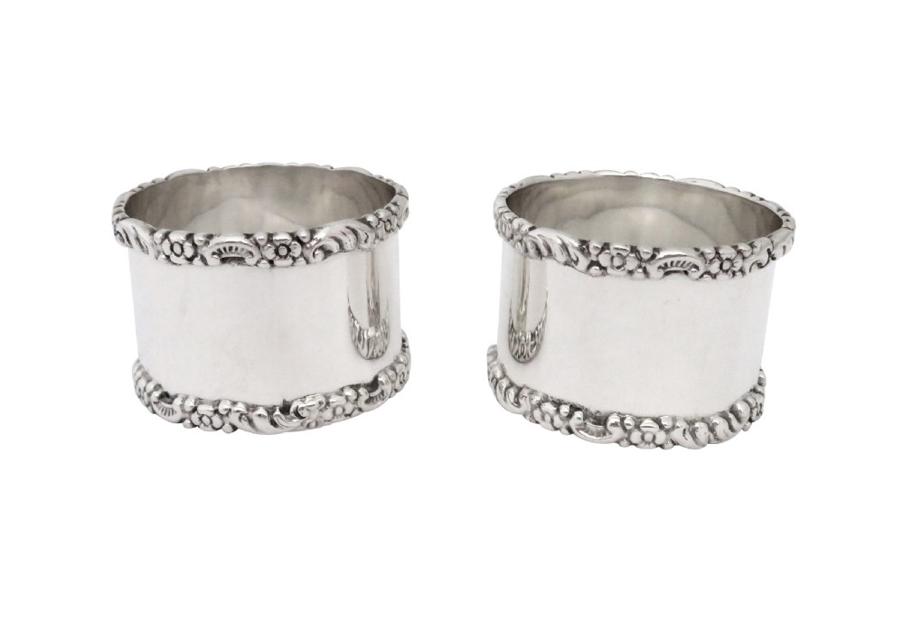Pair of Antique Edwardian Sterling Silver Napkin Rings in Case 1910 View VI