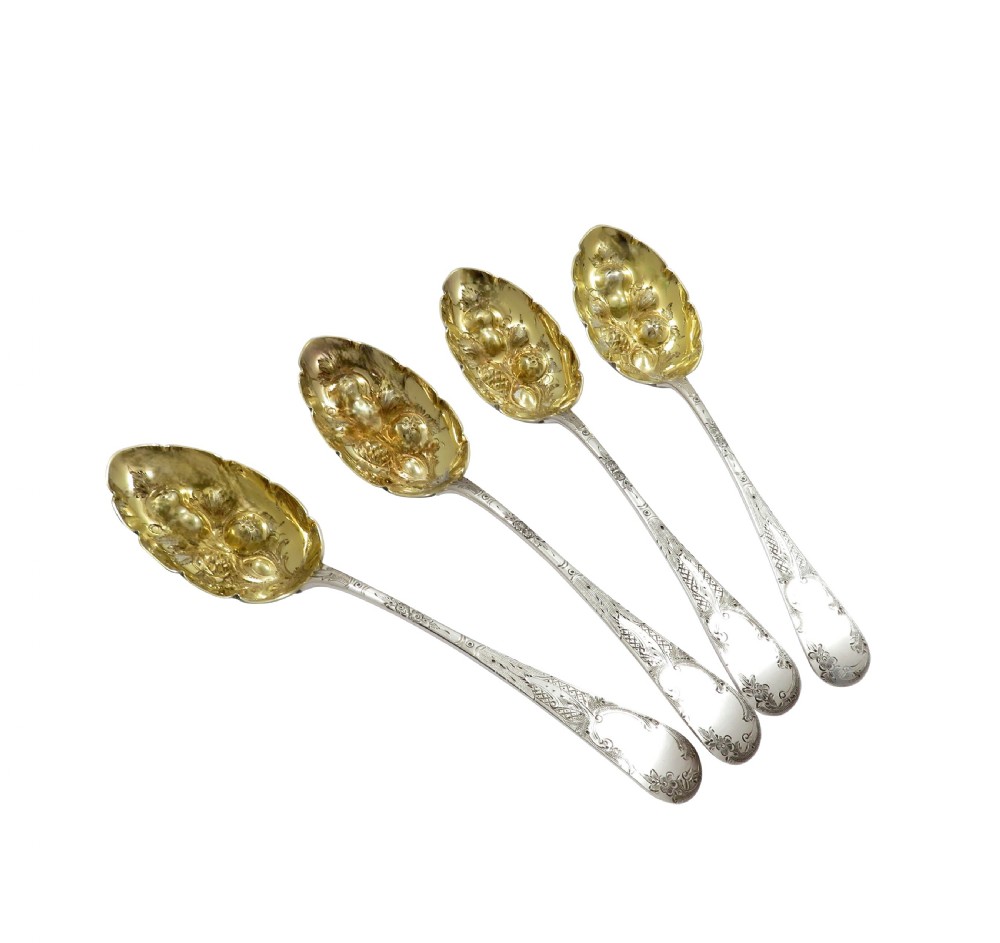 Set of 4 Antique Victorian Sterling Silver Berry Spoons in Case 1892 View II