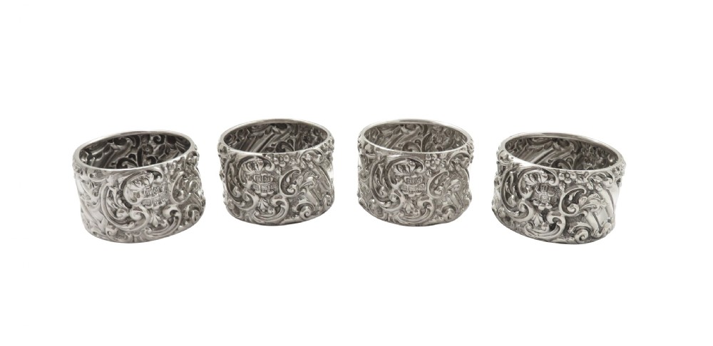 Set of 4 Antique Edwardian Sterling Silver Napkin Rings in Case 1902 View V
